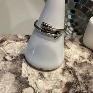 James Avery Petite Arrow Ring Size 8